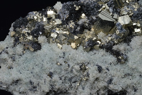 Pyrite on Quartz, Sphalerite