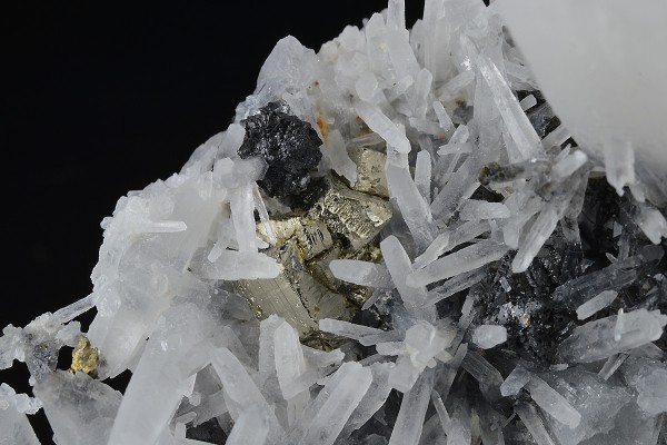 Quartz, Pyrite, Chalcopyrite, Sphalerite