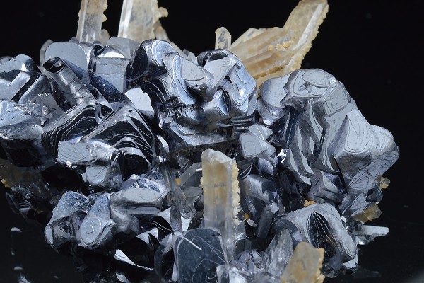 Quartz on twinned Galena, Calcite