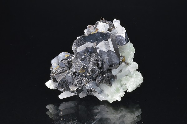 Sphalerite on Quartz, Galena, Chalcopyrite