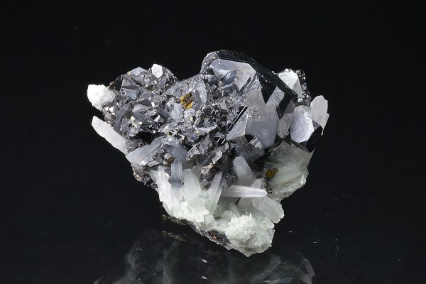 Sphalerite on Quartz, Galena, Chalcopyrite
