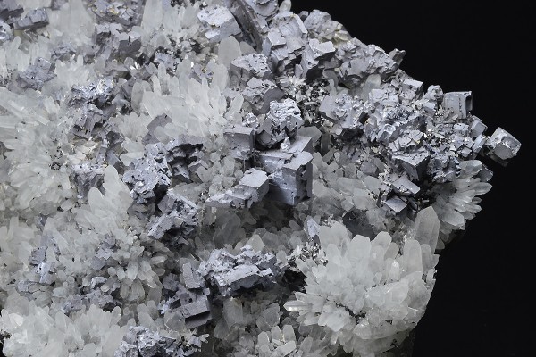 Skeletal Galena on Quartz, Sphalerite, Chalcopyrite