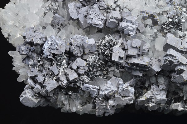 Skeletal Galena on Quartz, Sphalerite, Chalcopyrite