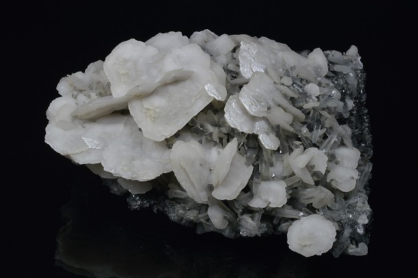 Calcite on Quartz, Sphalerite