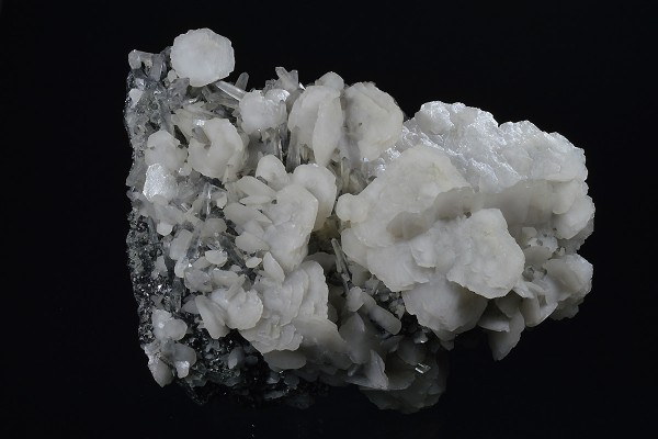 Calcite on Quartz, Sphalerite