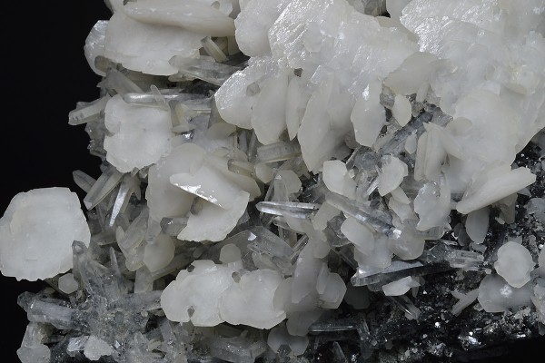 Calcite on Quartz, Sphalerite