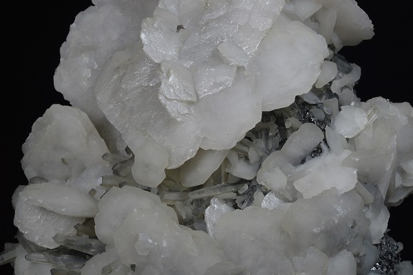Calcite on Quartz, Sphalerite