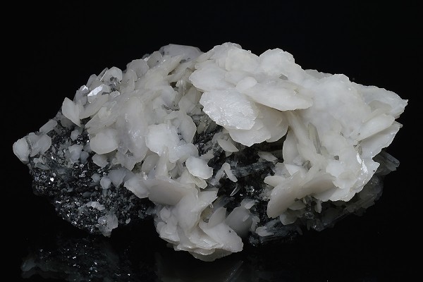 Calcite on Quartz, Sphalerite