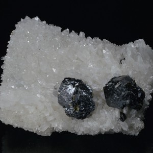 gem Sphalerite var.Cleiophane on Quartz