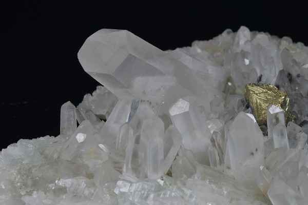 Quartz with inclusions, Chalcopyrite