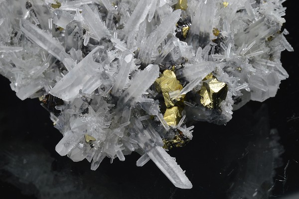 Quartz, Sphalerite, Chalcopyrite