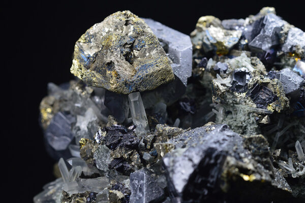Galena, iridescent Chalcopyrite, Pyrite, Sphalerite, Quartz