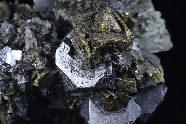 Galena, iridescent Chalcopyrite, Pyrite, Sphalerite, Quartz