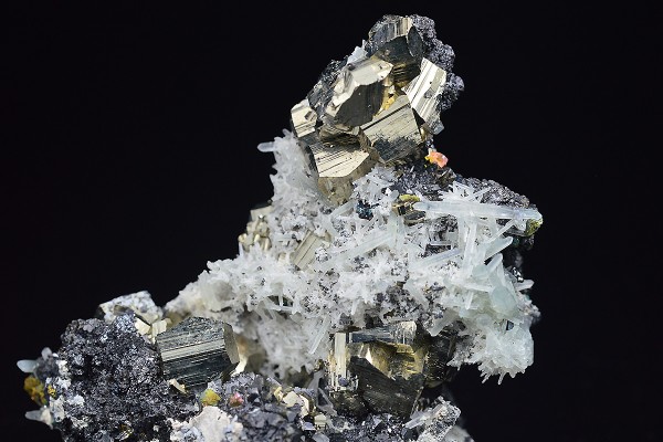 Pyrite, Quartz, Sphalerite, Chalcopyrite