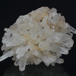 Quartz with Sphalerite and Chalcopyrite inclusions