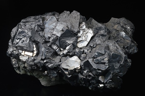 Twinned and truncated Galena, Quartz