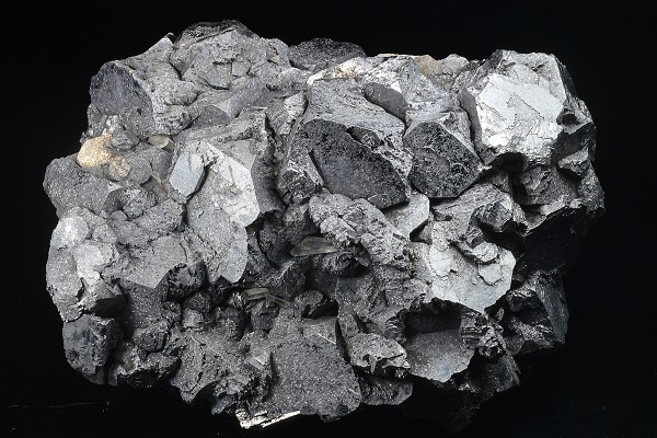 Twinned and truncated Galena, Quartz