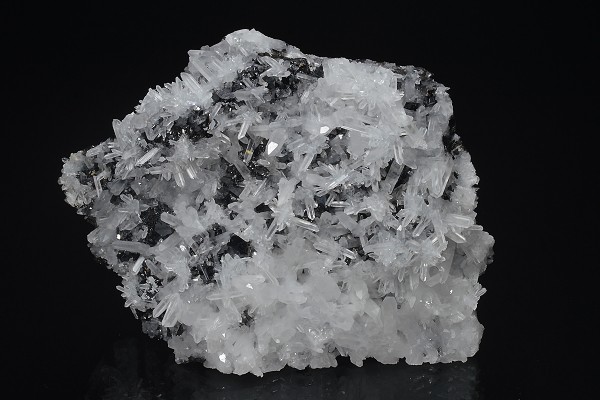 Sphalerite on Quartz