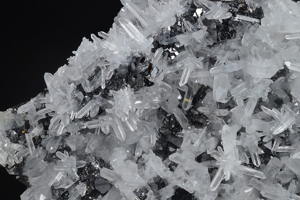 Sphalerite on Quartz