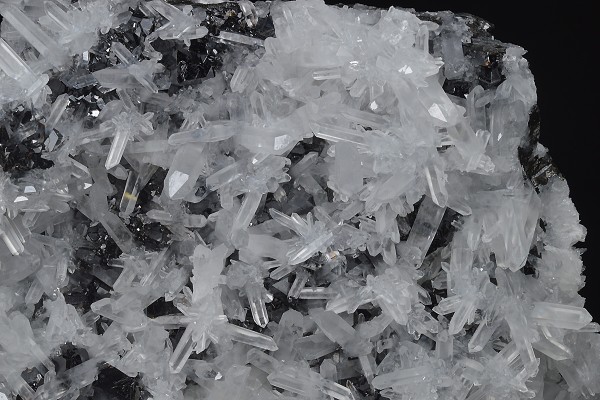 Sphalerite on Quartz