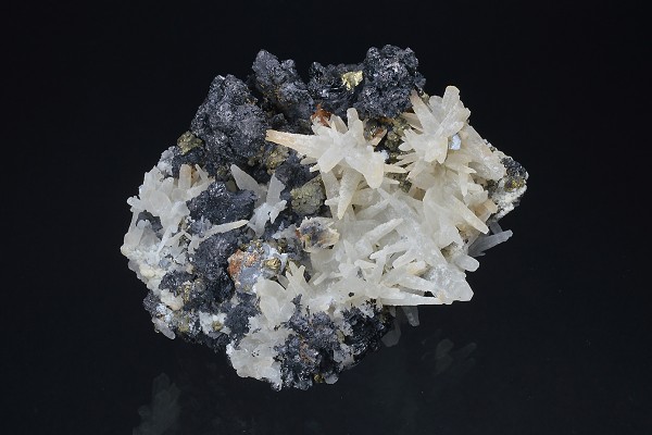 Quartz, Sphalerite, Chalcopyrite, Calcite, Galena