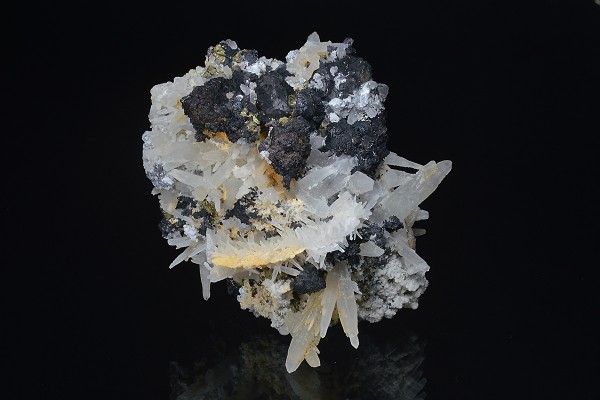 Quartz, Sphalerite, Chalcopyrite, Calcite, Galena