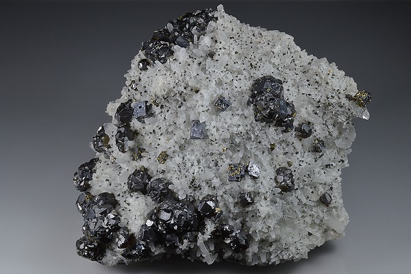 Cleiophane, Galena, Quartz, Chalcopyrite