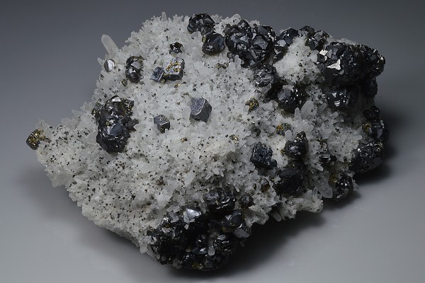 Cleiophane, Galena, Quartz, Chalcopyrite