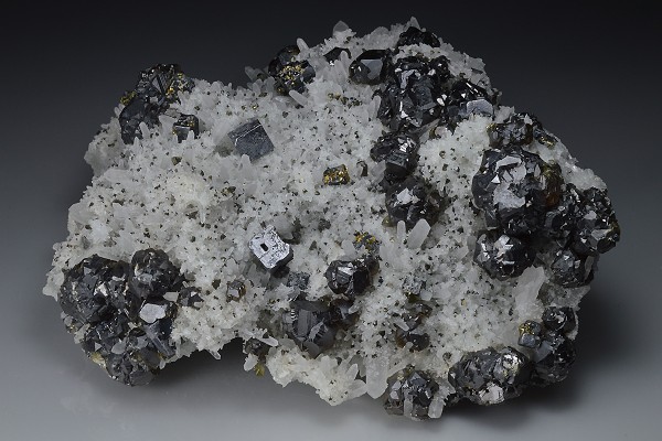 Cleiophane, Galena, Quartz, Chalcopyrite