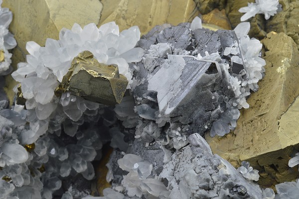 Chalcopyrite, Quartz, Sphalerite