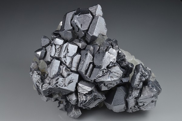 Twinned and truncated Galena, Quartz