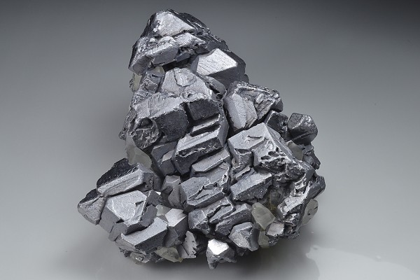 Twinned and truncated Galena, Quartz