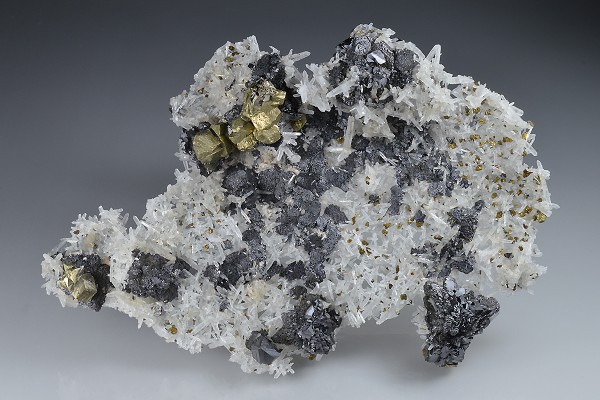 Chalcopyrite and Sphalerite on Quartz