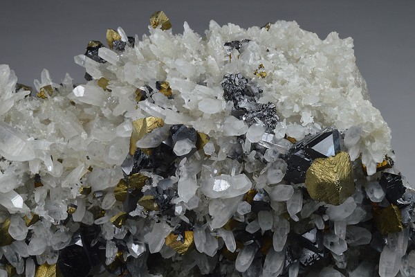 Quartz, Chalcopyrite, Galena, Sphalerite, Pyrite