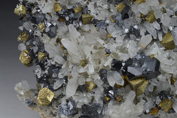 Quartz, Chalcopyrite, Galena, Sphalerite, Pyrite