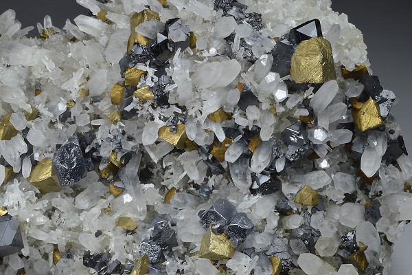 Quartz, Chalcopyrite, Galena, Sphalerite, Pyrite