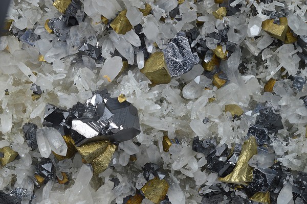 Quartz, Chalcopyrite, Galena, Sphalerite, Pyrite