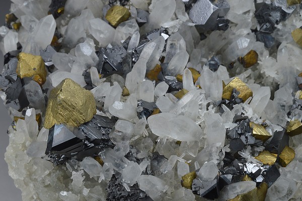Quartz, Chalcopyrite, Galena, Sphalerite, Pyrite
