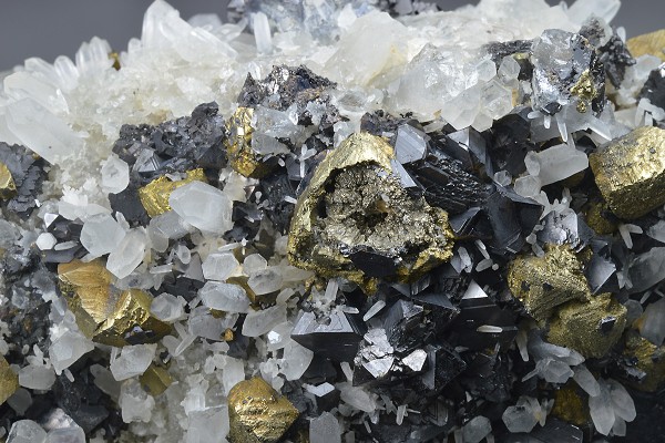 Quartz, Chalcopyrite, Galena, Sphalerite, Pyrite