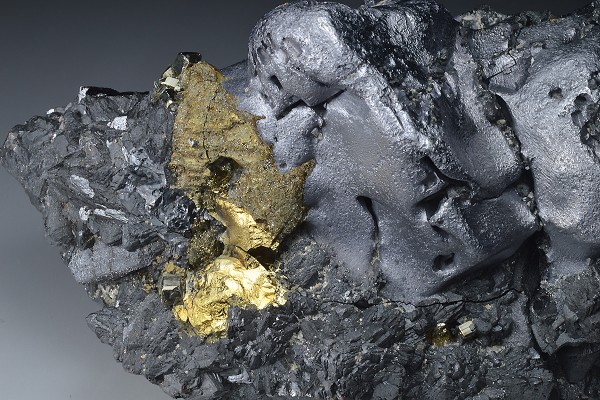 Melted habit Galena, Sphalerite, Chalcopyrite, Pyrite