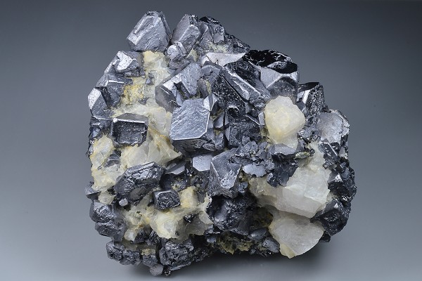 Spinel law twin Galena, Calcite, Sphalerite
