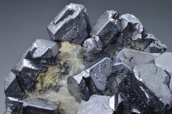 Spinel law twin Galena, Calcite, Sphalerite