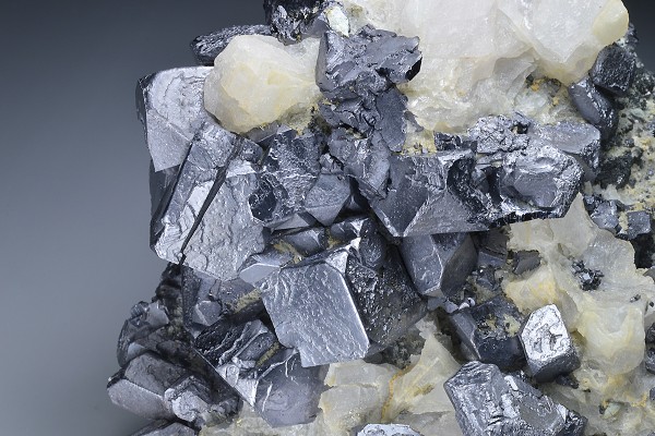 Spinel law twin Galena, Calcite, Sphalerite
