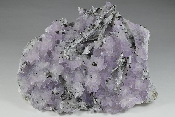 Quartz var.Amethyst, Pyrite, Sphalerite