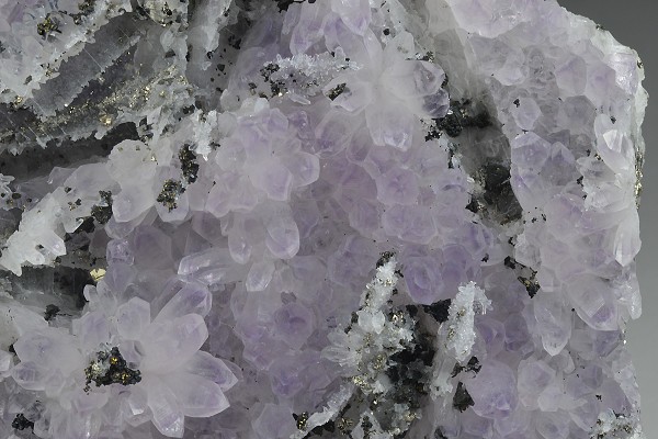 Quartz var.Amethyst, Pyrite, Sphalerite