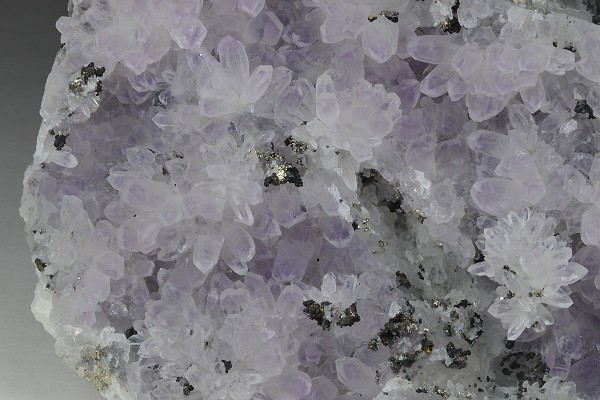 Quartz var.Amethyst, Pyrite, Sphalerite