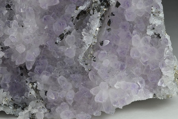 Quartz var.Amethyst, Pyrite, Sphalerite