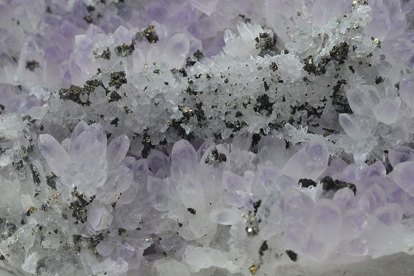 Quartz var.Amethyst, Pyrite, Sphalerite