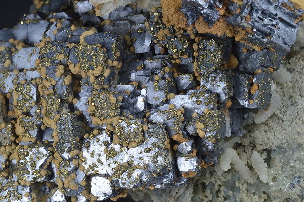 Skeletal Galena, Chalcopyrite, Quartz, Dolomite, Calcite