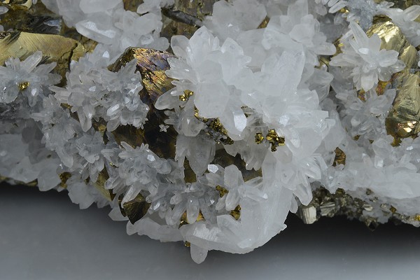 Chalcopyrite, Quartz, Pyrite